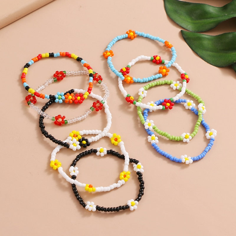 HangZhi 2020 New Korean Cute Flowers Daisy Bracelets Transparent Colorful  Beaded Handmade Elastic Wristband for Women Jewelry - AliExpress