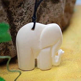 FREE SHIPPING Cute Bangkok Thai Style Little Ivory Elephant Bone Carved Never Fade Pendant Retro Wax String Necklace FREE SIZE