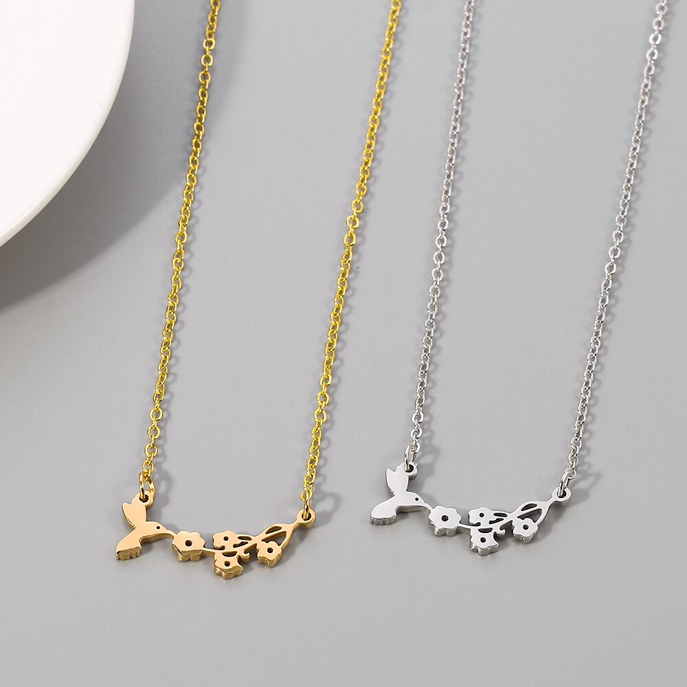 Lovely Bird And Flower Charm Necklace Costume Jewelry for Women Gold Color Lovely Bird Bites Branch Necklace For Women