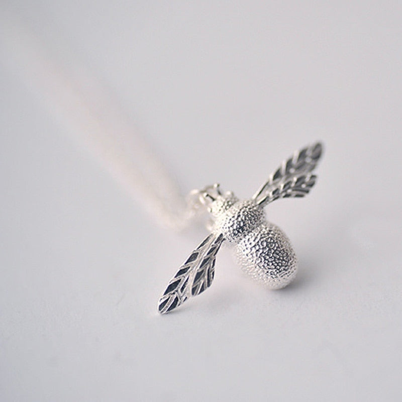 Fashion New High Quality Cute Bee Necklace Fine Jewelry Silver Gold Color Honey Bee Pendant Necklace For Women Popular