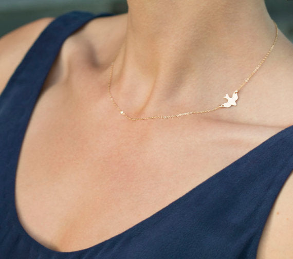 Fashion Simple Tiny Peace Bird Dove Flying Chain Necklace little cute chicks swallow Baby Necklace For Women Girl Animal Jewelry