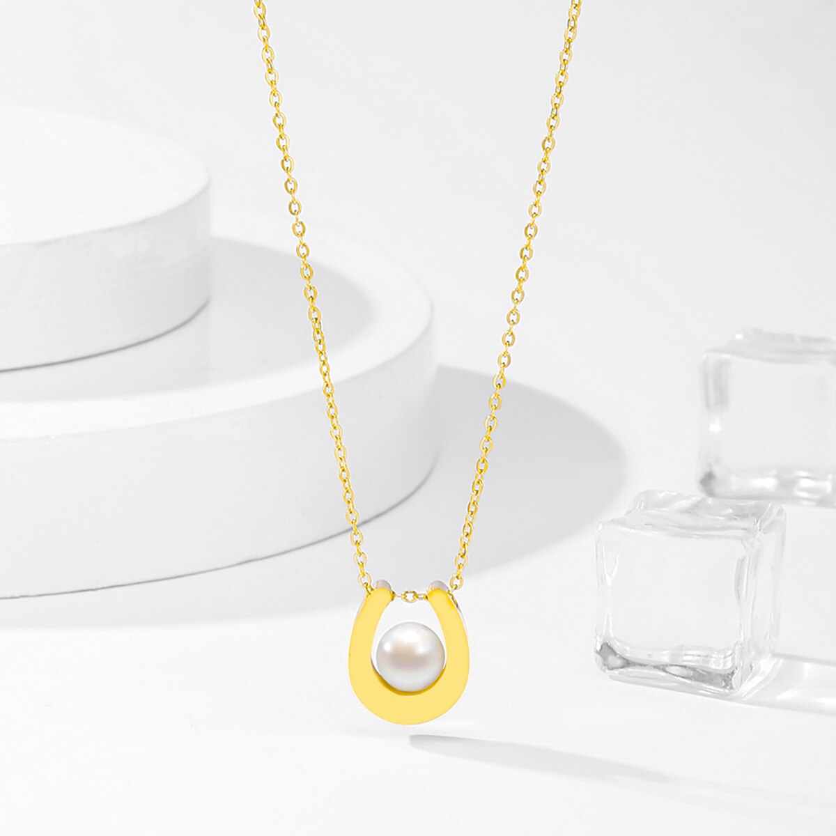 Stainless Steel Exquisite Pearl Pendant Necklace for Women  18 K Chain Choker Necklace Jewelry