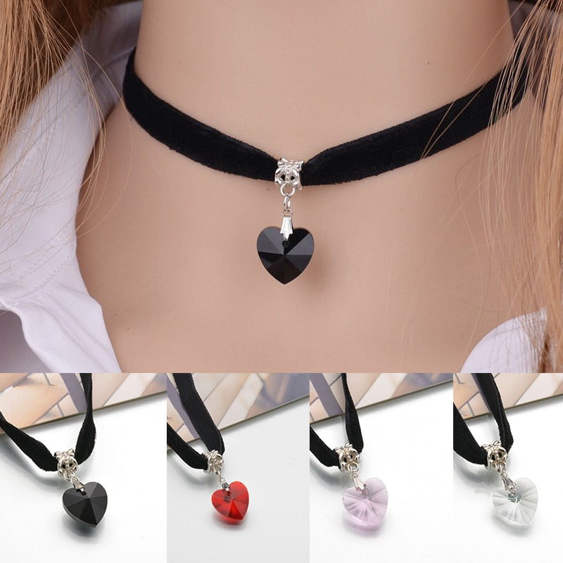 Velvet Choker Heart Crystal Pendant Necklaces Black Ribbon Clavicle Chain Necklace Simple Heart Velvet Women Jewelry