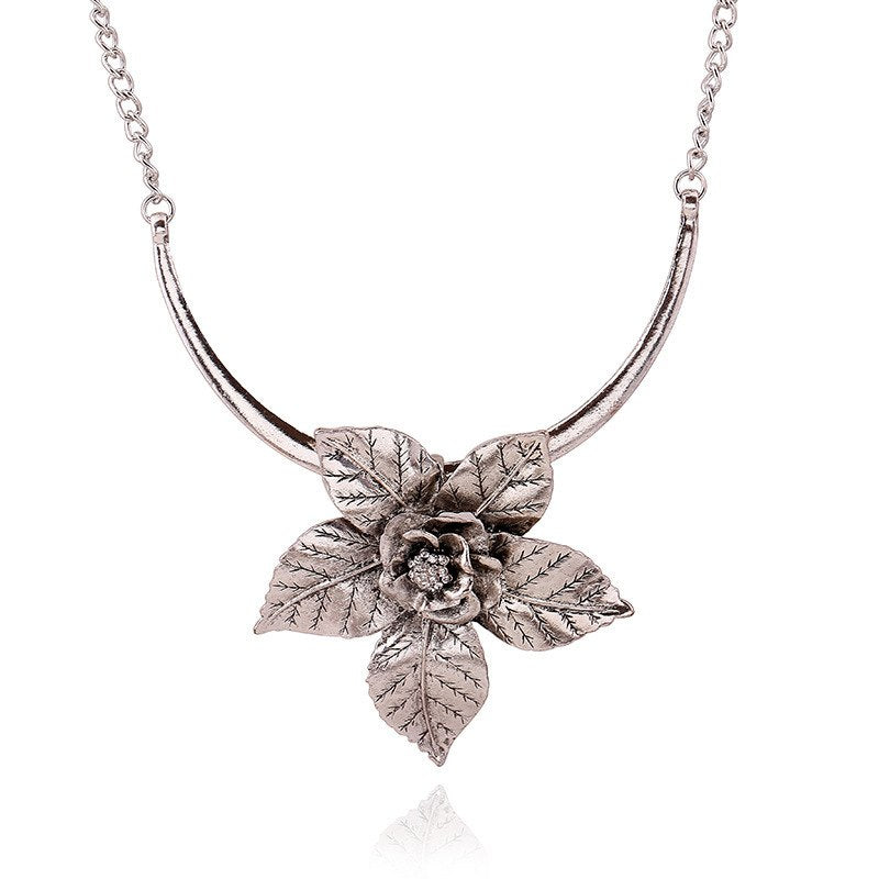 Fashion Vintage Alloy Necklace For Women Retro Gold/Silver Plated Big Flower Pendant Necklace Choker Necklaces