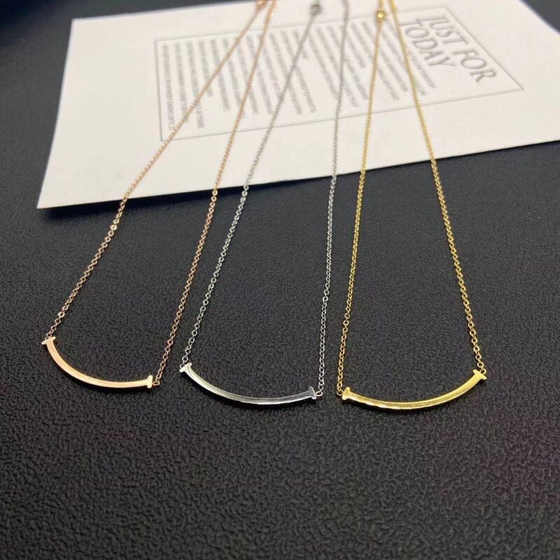 Young Women's Chocker Long Simple Smile Smiley Face Pendant Necklaces Female Clavicle Necklace Titanium Steel Jewelry