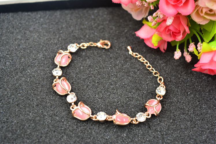 Fashion party jewelry 2020 New Small droplets of love Crystal from Austrian Bracelet Shape Simple Flower Women Sweet gift