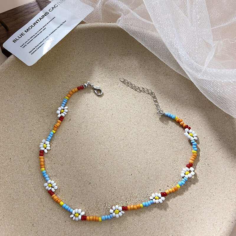 Female Personality Color Beaded Ethnic Style Necklace Creative Rice Bead Woven Flower Geometric Necklace