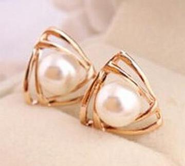 Korean Jewelry Sweet And Romantic And Lovely And Generous Temperament Imitation Pearl Earrings Luxury Earings