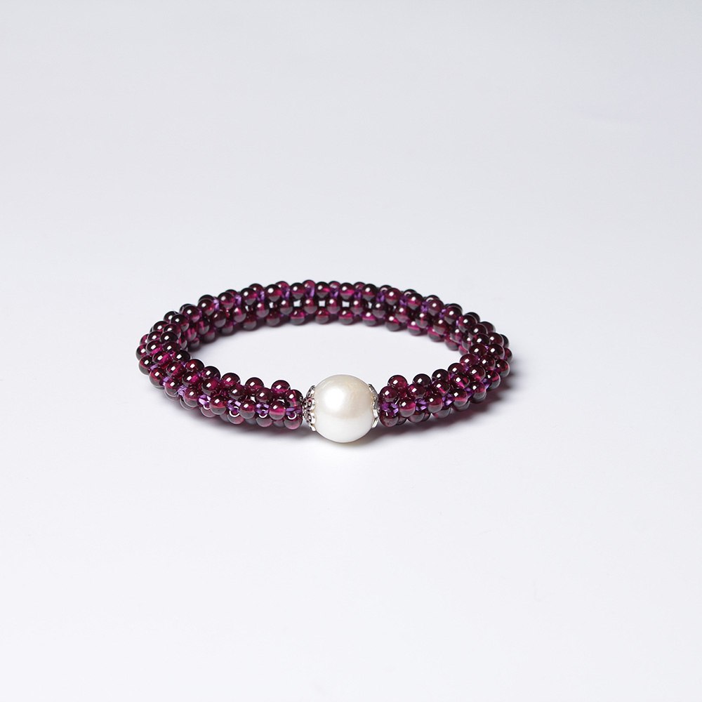 Free shipping high-grade natural garnet bracelet hand-compiled 100% authentic fashion gift