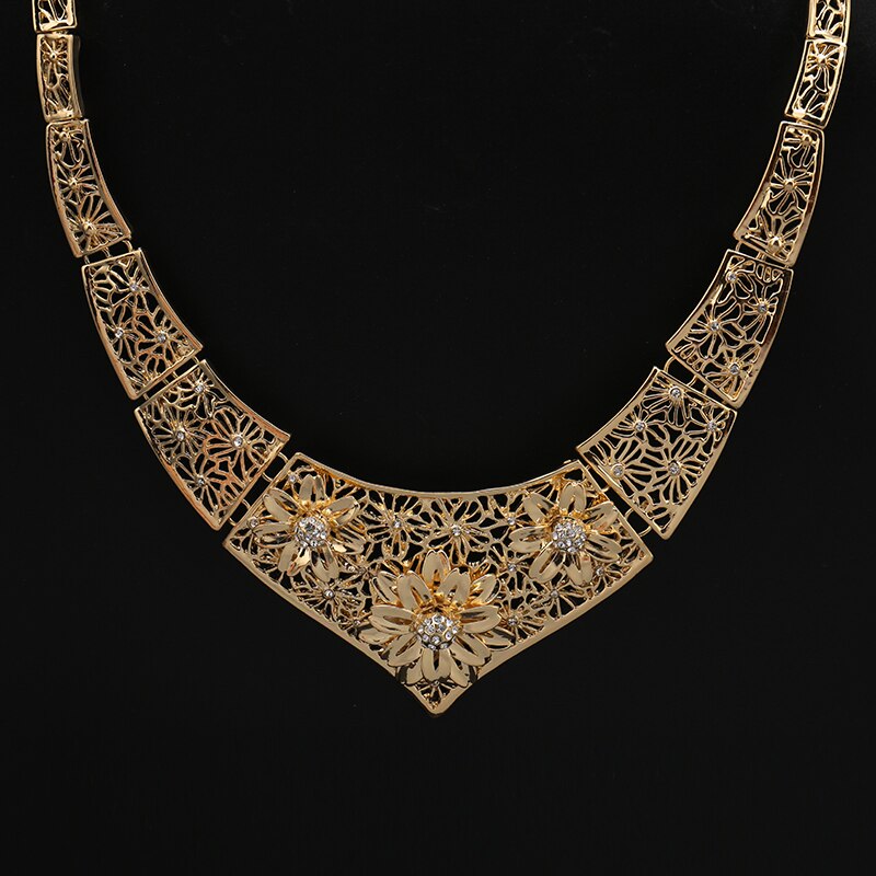 Free transport of popular hyperbolic hollow  necklaces of African women's zinc alloy necklaces with flowers