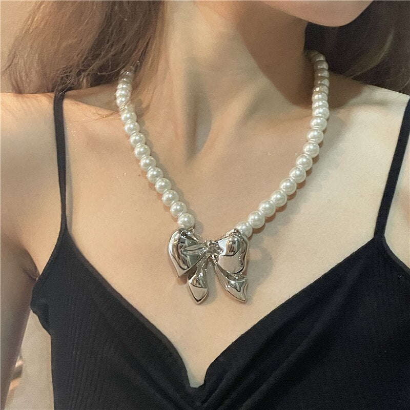 French Geometric Big Bow Pendant Pearl Necklace Female Niche Cold Wind Ins Personality Exaggerated Clavicle Chain Tide