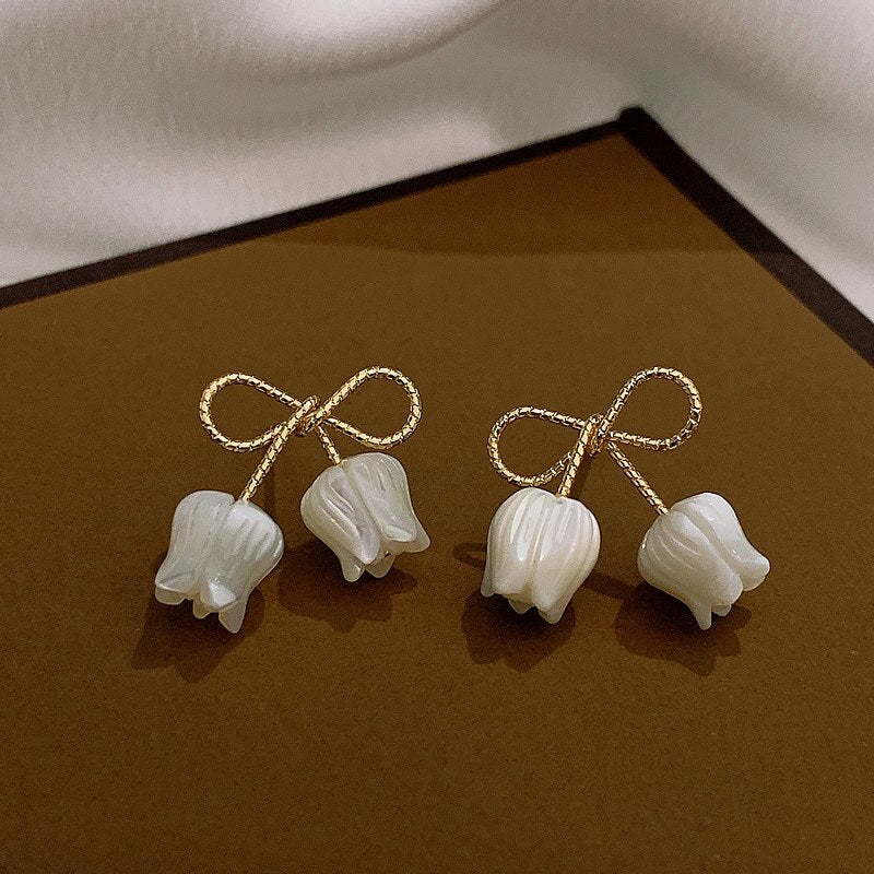 French Design Jewelry Simple Bow Natural Shell Tulip Flowers Earrings Elegant Women Gala Party Accessories