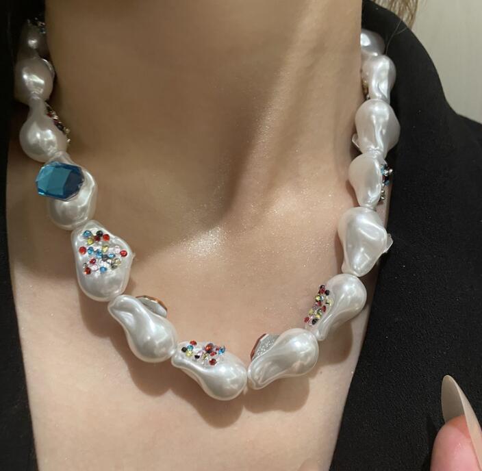 French retro special-shaped large pearl short clavicle chain Boho style handmade color rhinestone women necklace