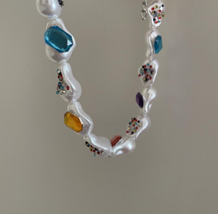 French retro special-shaped large pearl short clavicle chain Boho style handmade color rhinestone women necklace