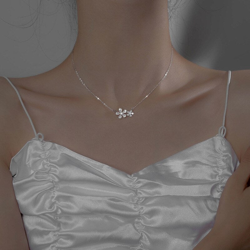 Fresh Simple Daisy Flowers Short Necklace Women Rhinestone Silver Plated Clavicular Chain Charm Women Cocktail Jewelry