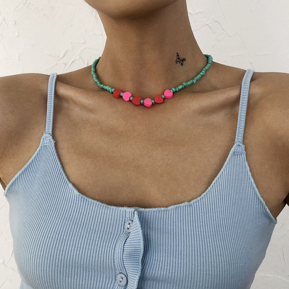 Gargantilla Bohemia sencilla Vintage para mujer, Collar con forma de corazón rojo, cuentas verdes ldyllicas, regalo de fiesta, joyería, novedad de 2021