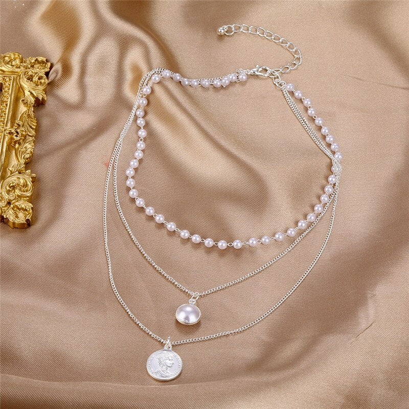 Gargantilla multicapa con cadena de monedas para mujer, collar de perlas de Color dorado y plateado, colgante con retrato de moda, joyería para mujer