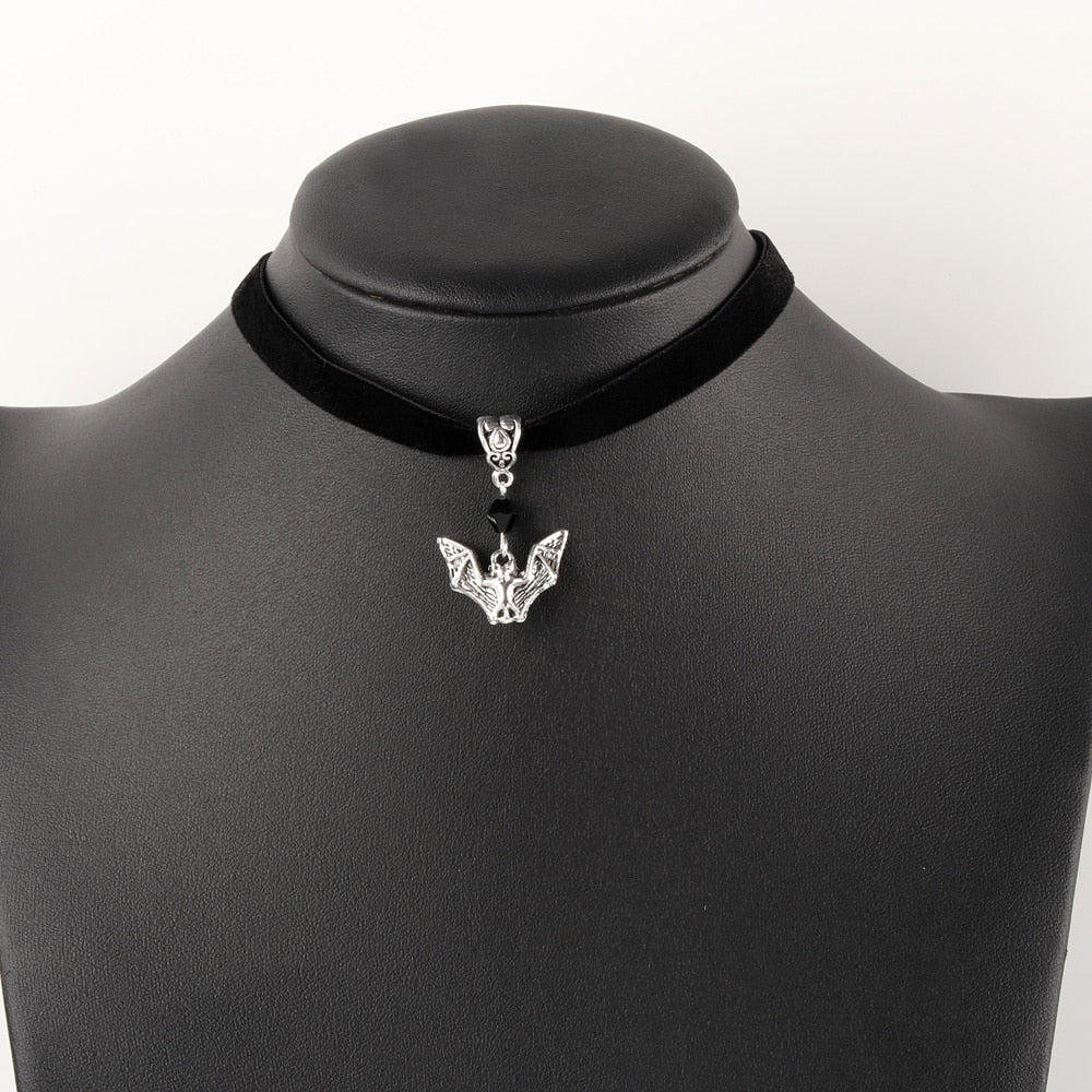 Girls Jewelry Gothic Bat Chokers Velvet Vampire Necklace Cameo Witch Collar Bijoux Femme