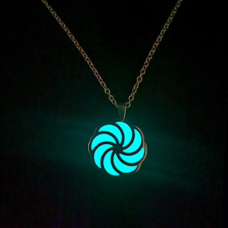 Glow in the Dark Necklace for women Photo Locket vintage Fluorescence heart Necklace Pendant Jewelry floating Charm Gifts