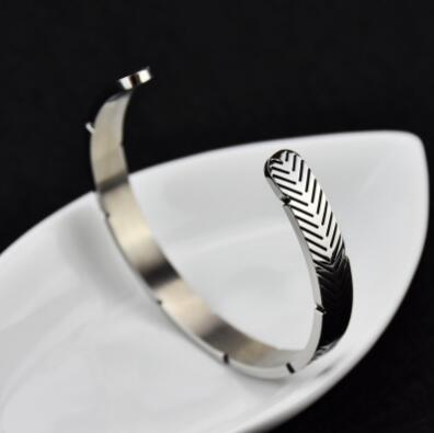 Good Quality Open Stainless Steel Bangles Charm Stripe Arm Cuff Bracelet Men Love Letter Punk Bracelets Titanium Silver Jewelry