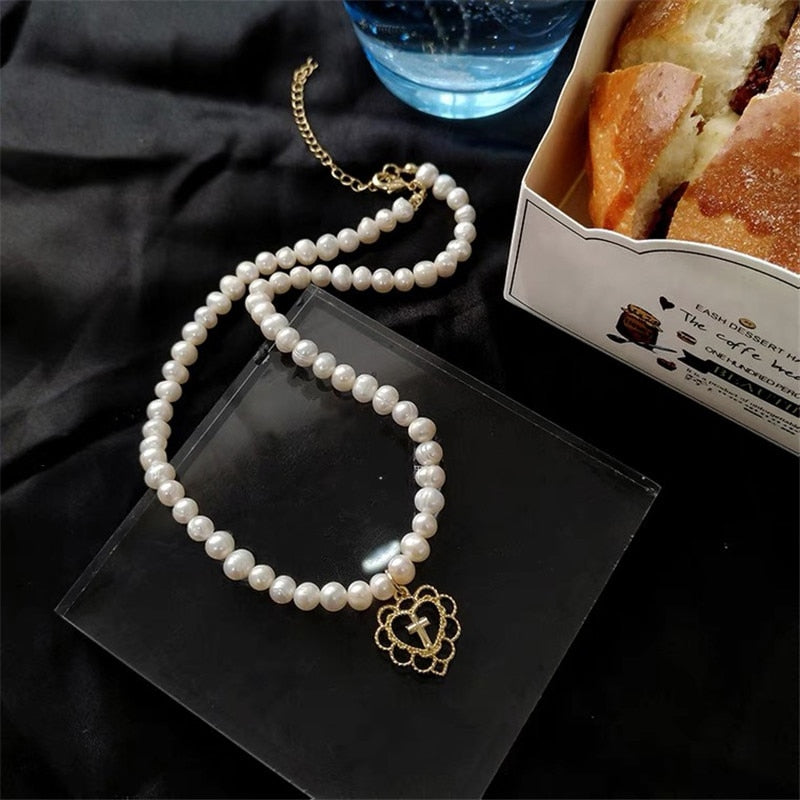 Gothic Pearl Cross Pendant Necklace Jesus Vintage Heart Chocker Clavicle Chain Necklace Charm Jewelry for Women