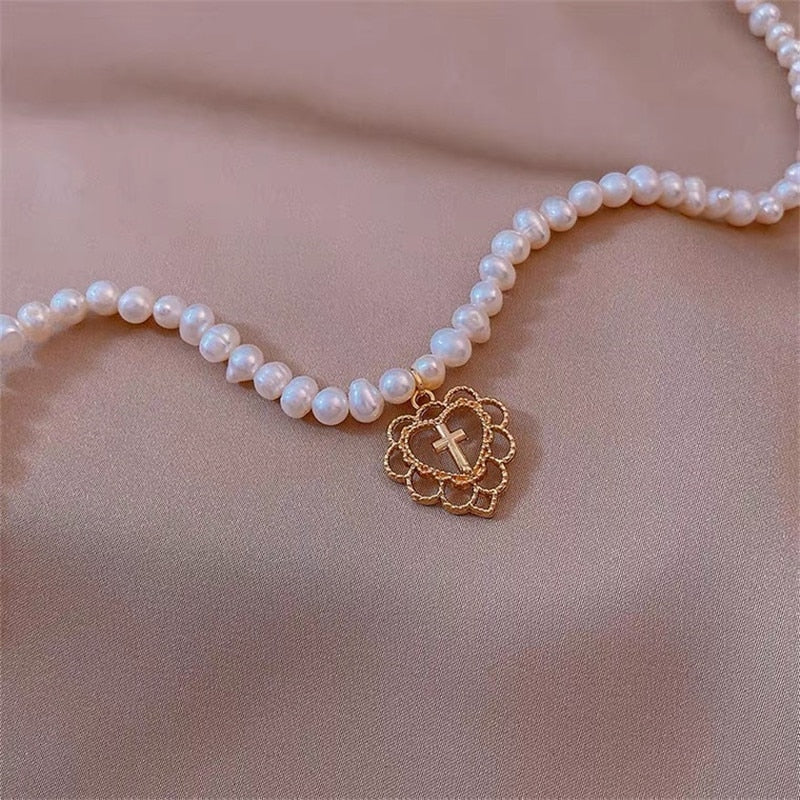 Gothic Pearl Cross Pendant Necklace Jesus Vintage Heart Chocker Clavicle Chain Necklace Charm Jewelry for Women