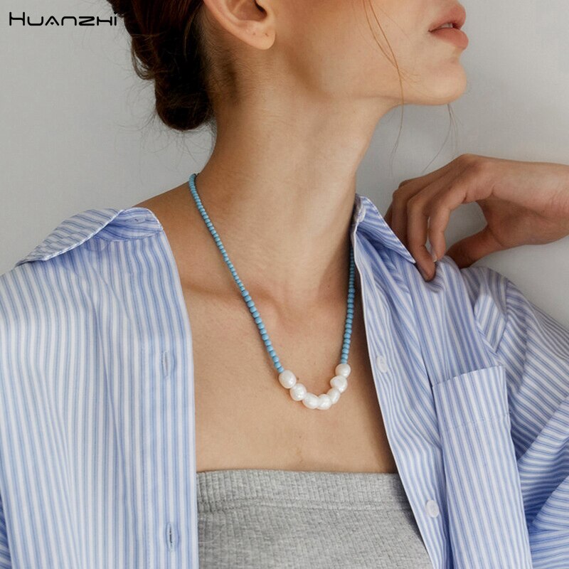 HUANZHI 2021 Alien Irregular Pearl Acrylic Resin Bead Butterfly Pendant Clavicle Chain Necklace for Women Party Jewelry