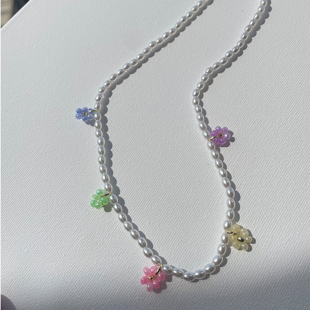 HUANZHI 2022 Vintage Colourful Pearl Choker Resin Flower Transparent Beads Pink Crystal Necklace for Women Wedding Jewelry
