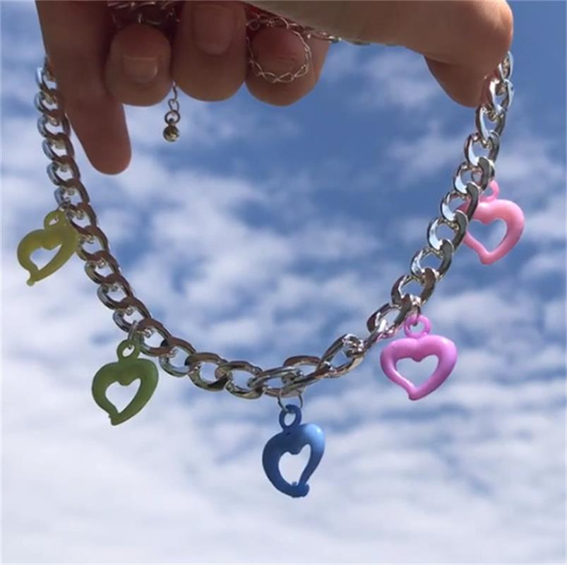 HUANZHI 2021 Trendy Color Beads Heart Pendant Metal Dinosaur Couple Choker Necklace Hip-Hop Style for Ladies Girls Party Jewelry