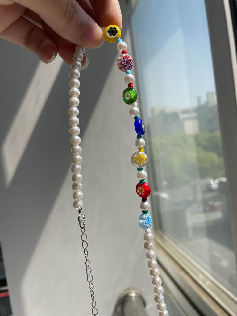 HUANZHI Bohemia Transparent Irregular Flowers Colorful Bead Pearl Pendant Metal Chain Necklace for Women Girls Vacation Jewelry
