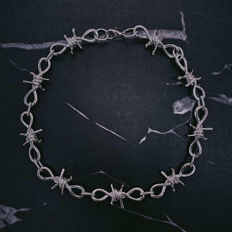 HUANZHI Individuality Punk Handcuffs Blade Thorns Slub Pendant Hip Hop Silver Color Couple Necklace for Women Men Couple Jewelry