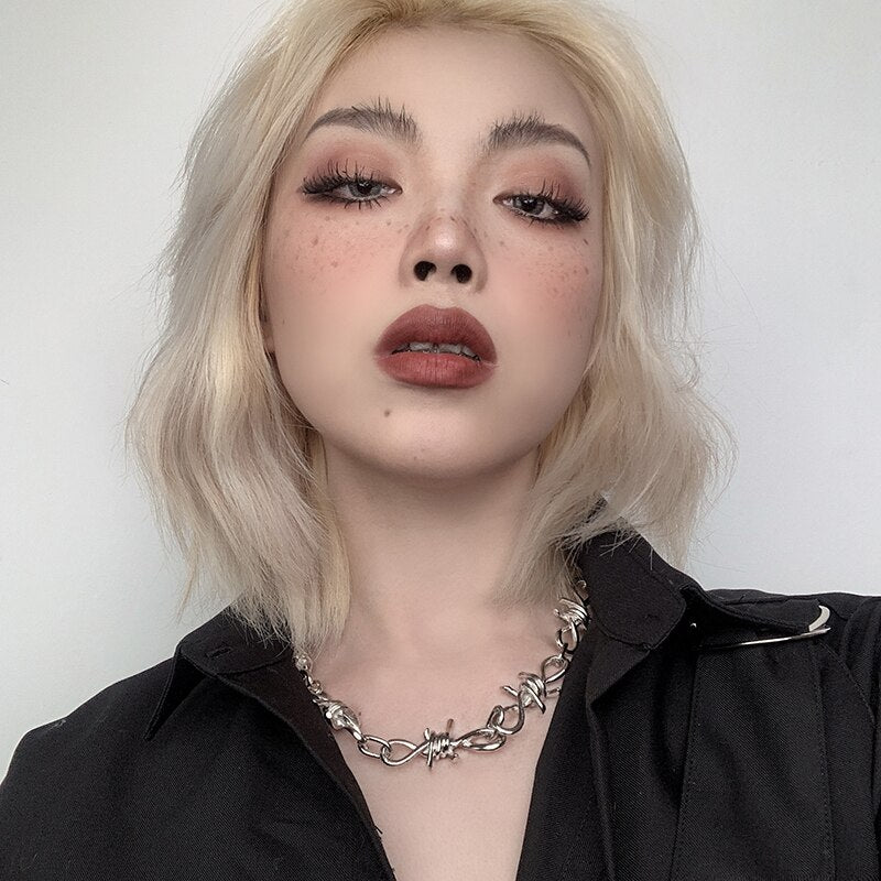 HUANZHI Individuality Punk Handcuffs Blade Thorns Slub Pendant Hip Hop Silver Color Couple Necklace for Women Men Couple Jewelry