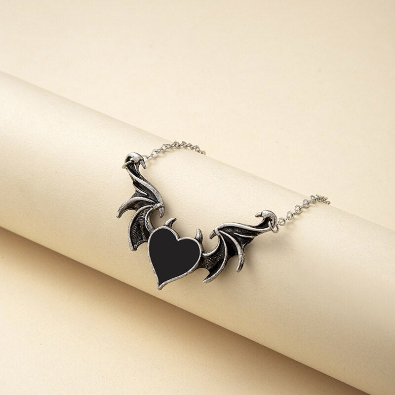 Halloween Demon Wing Necklace Women Pendant Heart Shape Personality Black Gold Tone Creativity Clavicle Chain Hip-Hop Jewelry