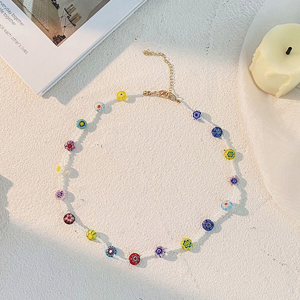 HangZhi 2022 Colorful Glazed Bohemia Simple Flowers Smiley  Little Daisy Pendant Beaded Necklace for Women Party Jewellery