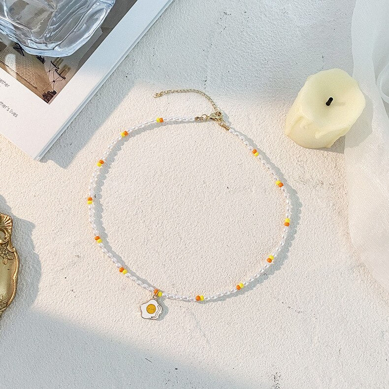 HangZhi 2022 Colorful Glazed Bohemia Simple Flowers Smiley  Little Daisy Pendant Beaded Necklace for Women Party Jewellery