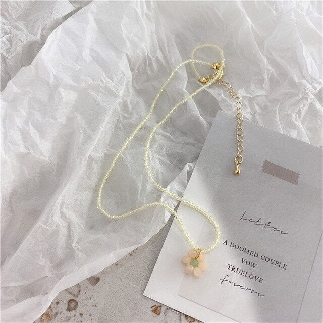 HangZhi 2022 Korean Sweet Colorful Acrylic Flower Little Daisy Pendant Bohemia Beaded Necklace for Women Party Jewellery