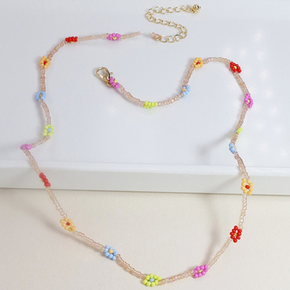 HangZhi 2022 Korean Sweet Colorful Acrylic Flower Little Daisy Pendant Bohemia Beaded Necklace for Women Party Jewellery