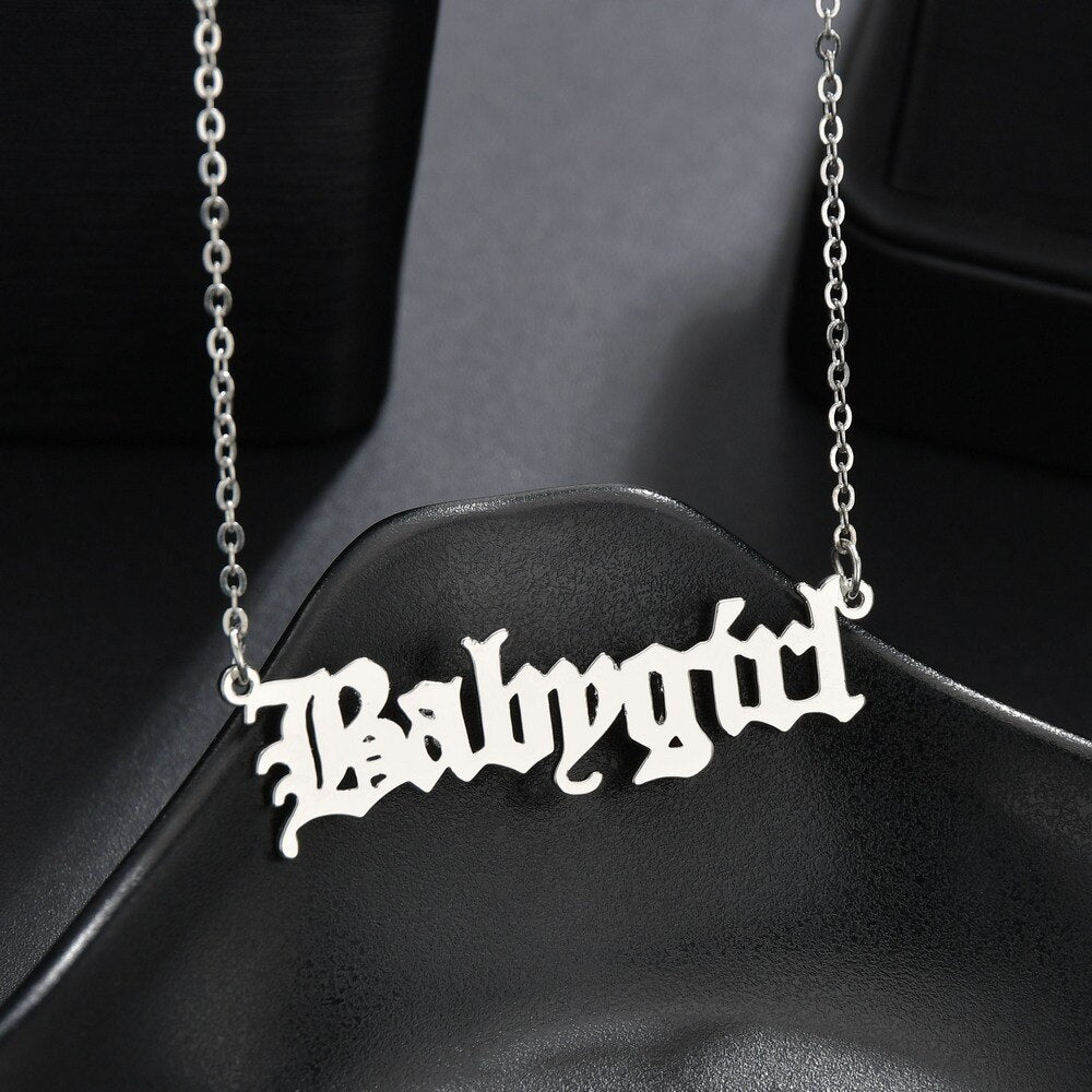 2021 Simple Jewelry Gold Silver Color Babygirl Letter Necklace Name Pendants Lovely Gift for the Mom