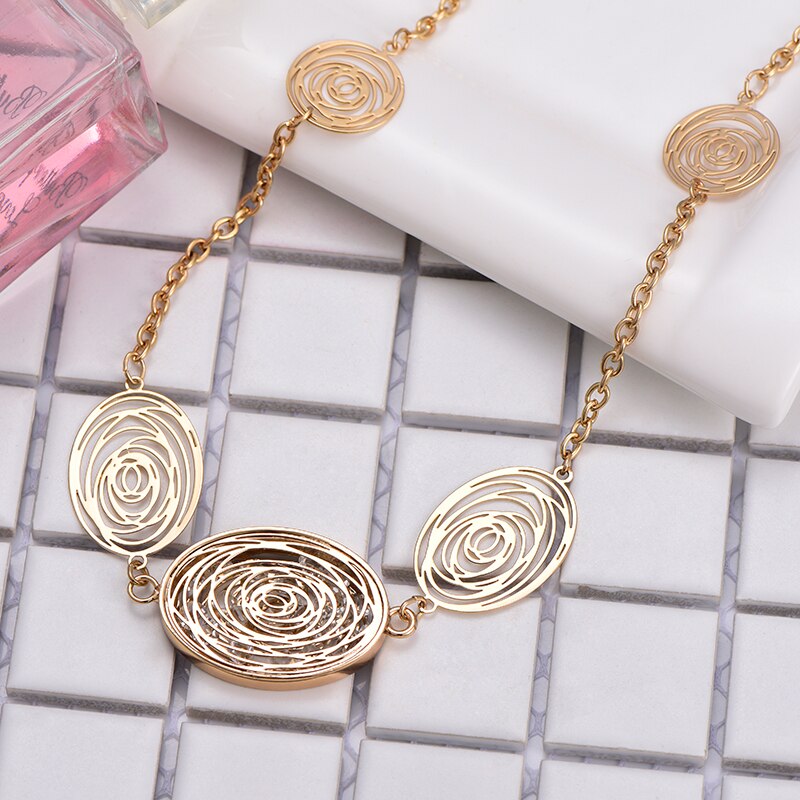 Hollow Oval Flower Pendant Necklaces For Woman Gold Color Long Sweater Chain Necklaces Bohemia Jewelry Accessories Gifts