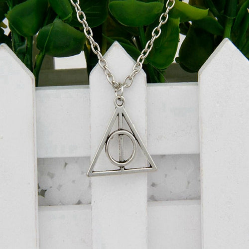 Hot Ancient Silver Infinite Symb Horse Head 16 Kind Charm Pendant Short Necklace Women Jewelry Unique Design Friend Gift H083