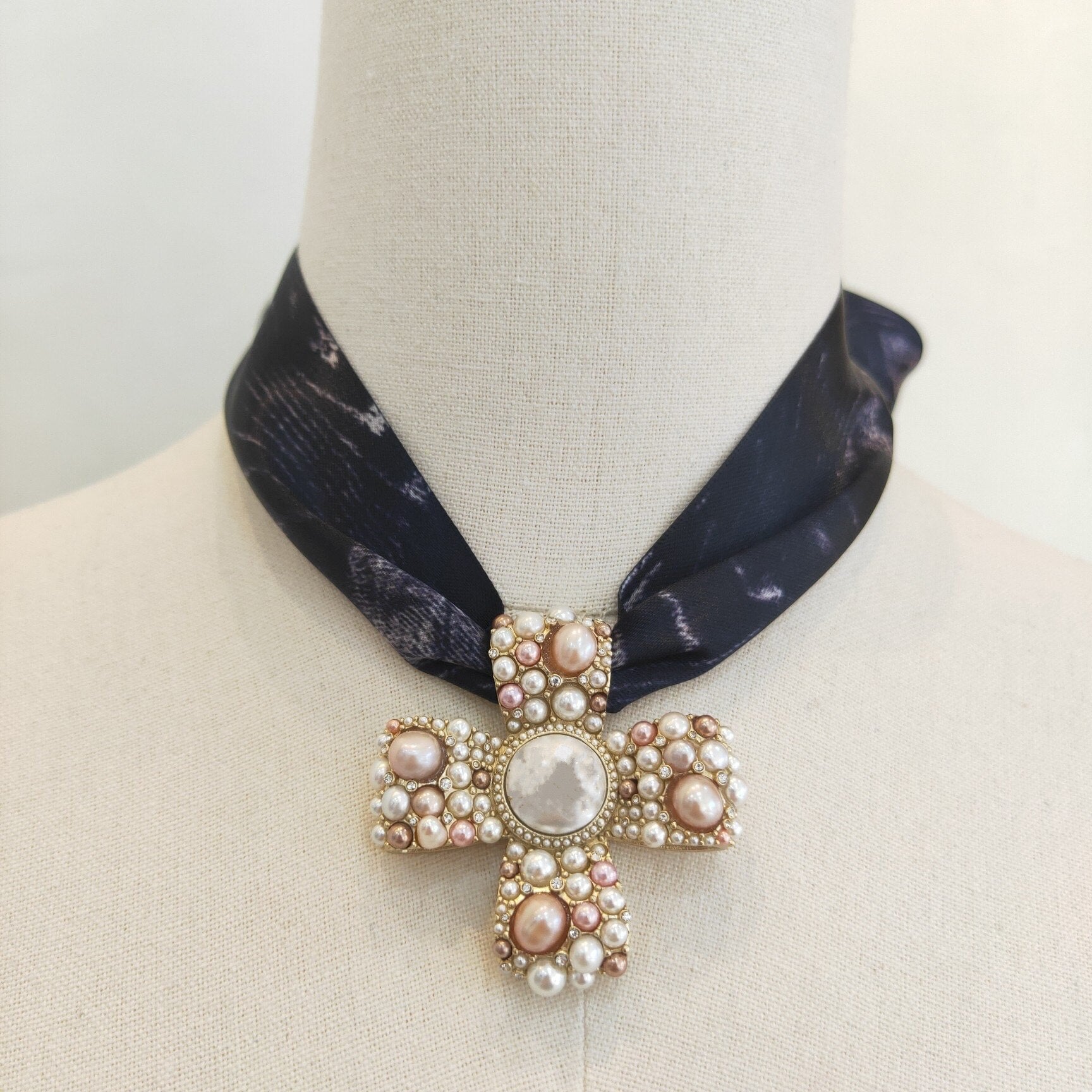 Brand Jewelry For Women Vintage Black Ribbon Chain Cross Pendants Choker Necklace Party Natural Pearls