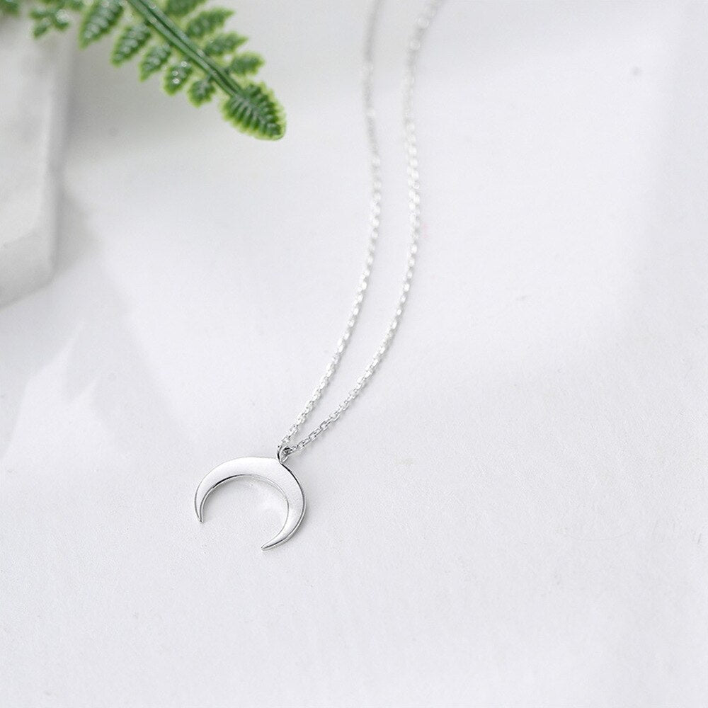 Delicate Pendant Necklace Curved Moon Necklace Gold Silver Color For Women Necklace Ladies Jewelry Gifts