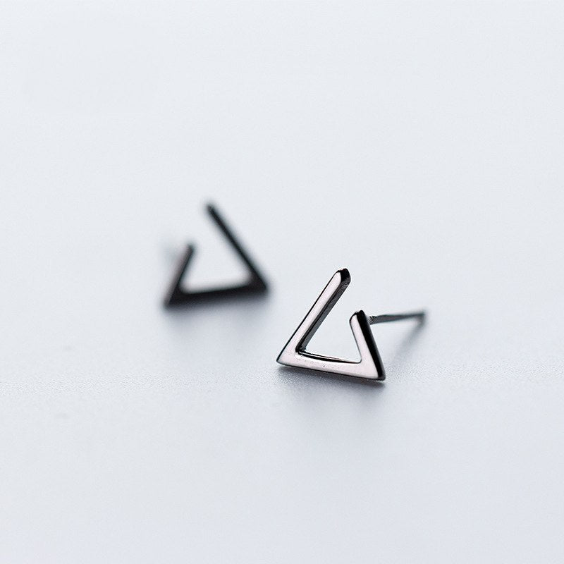 Delicate Cute Stud Earrings S925 Sterling Silver Gun Black Plated Simple Triangle Ear Accessories for Girl Party Jewelry