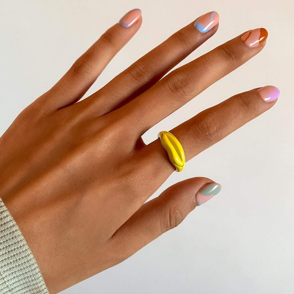 IngeSight.Z Colorful Punk Lips Shape Shape Knuckle Finger Rings for Women Girls Rainbow Mouth Lip Rings Hip Hop Party Jewelry