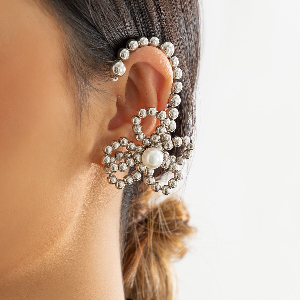 IngeSight.Z Punk CCB Beaded Flower Shape Ear Clip For Women Elegant White Peal Ears Hang Without Piercing Wedding Jewelry 1pcs