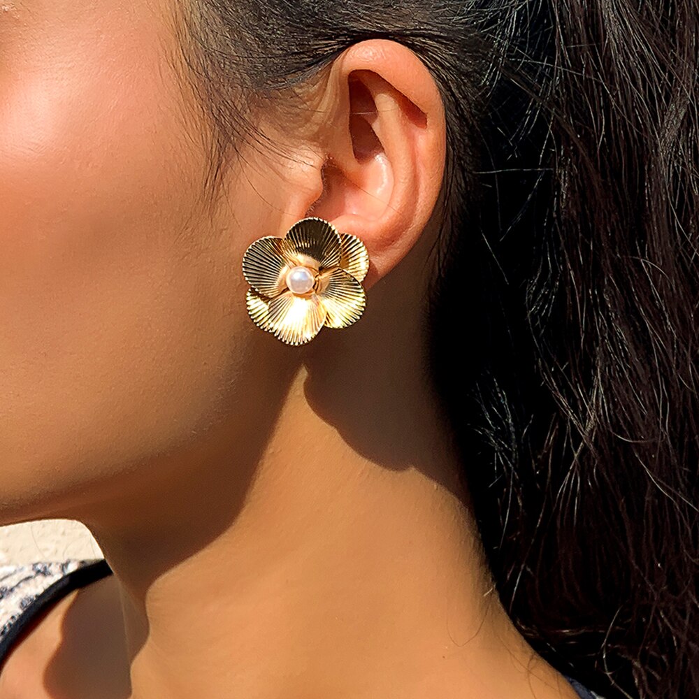 IngeSight.Z Vintage Metal Flower Stud Earrings for Women Imitation Pearl Piercing Earrings 2022 Jewelry Brincos Gift