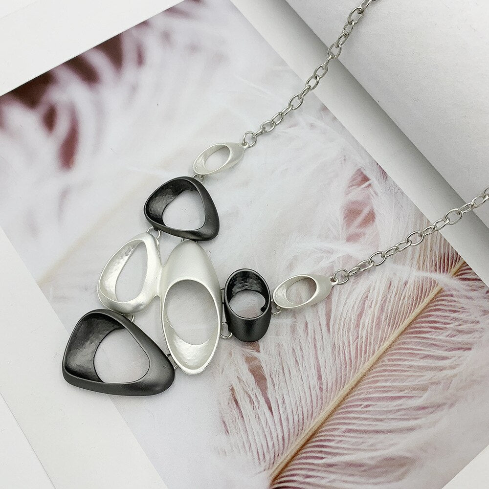 Irregular Pendant Necklace For Women Femme Gift Exquisite Alloy Pendant Fashionable Clavicle Chain Jewelry