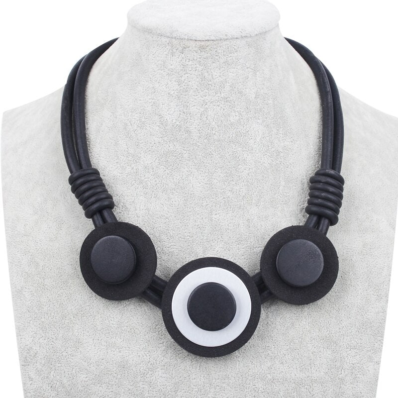 JID Retro Handmade Women Jewellery Goth Wooden Beads Pendant Ladies Choker Necklace Creative Clothes Decor 2021 Jewelry