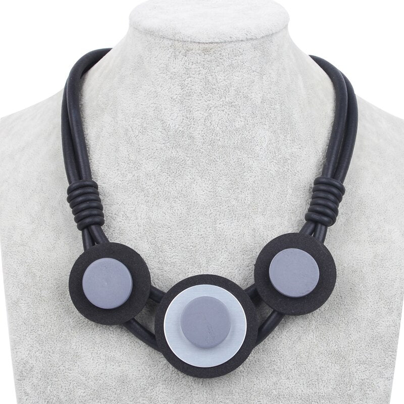 JID Retro Handmade Women Jewellery Goth Wooden Beads Pendant Ladies Choker Necklace Creative Clothes Decor 2021 Jewelry