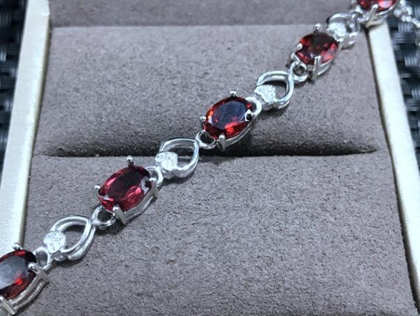 Fine jewelry Wholesale of 925 sterling silver inlaid Natural Garnet Bracelet